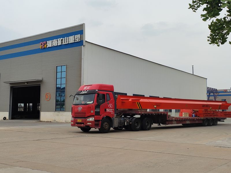 電動葫蘆門式起重機 MHxh10t—20m 制作完成，發(fā)往新疆交付客戶使用。